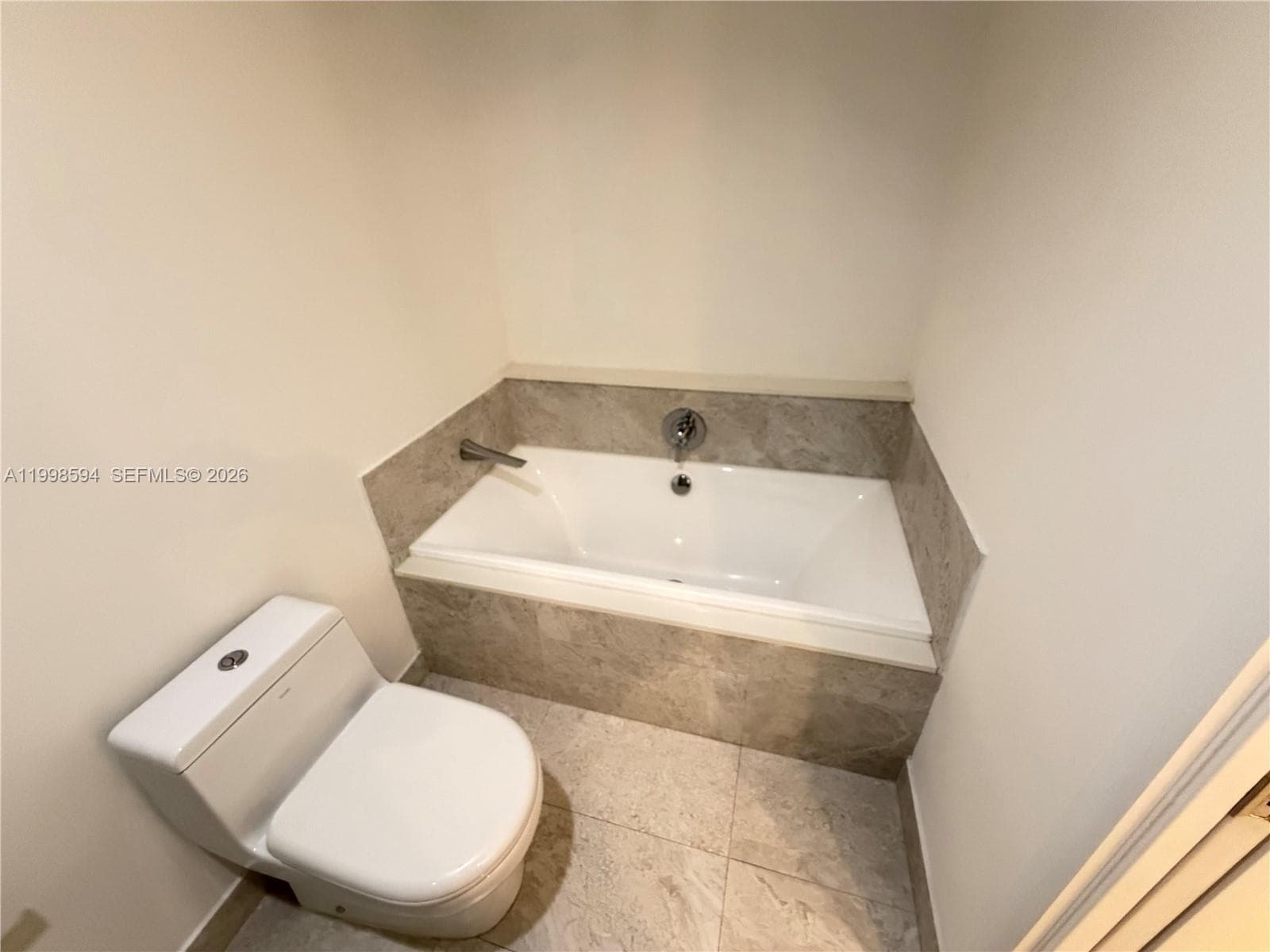 488 18th St 4005 photo 22