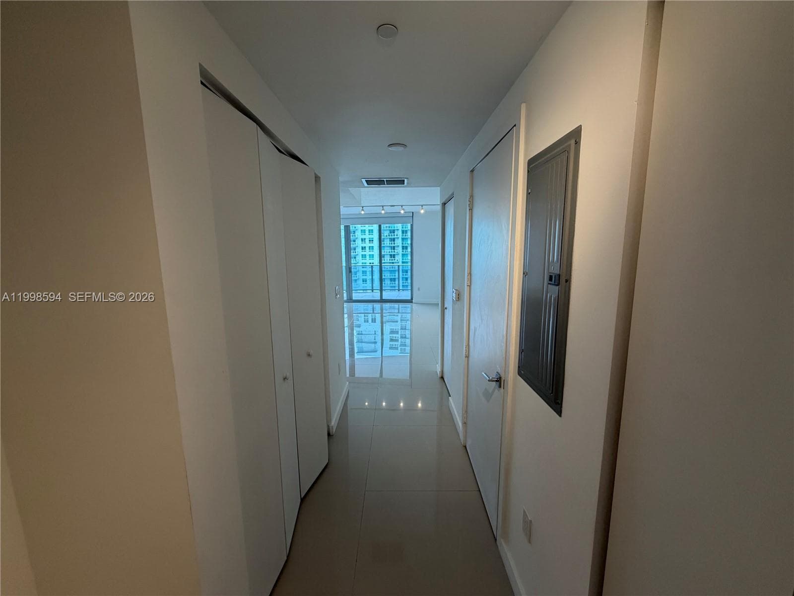 488 18th St 4005 photo 10