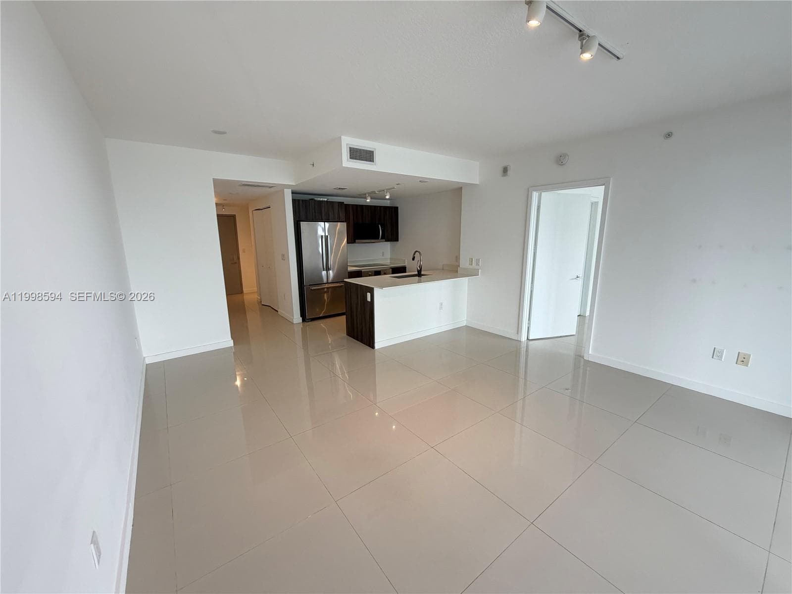 488 18th St 4005 photo 14