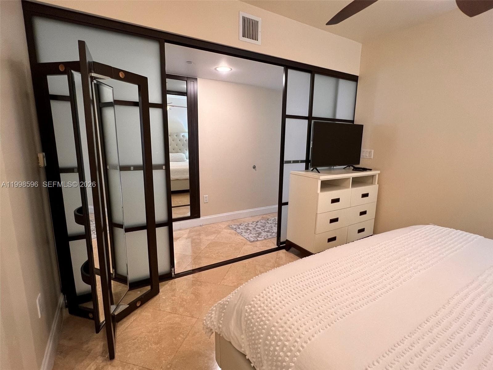 1830 Ocean Dr 3309 photo 12