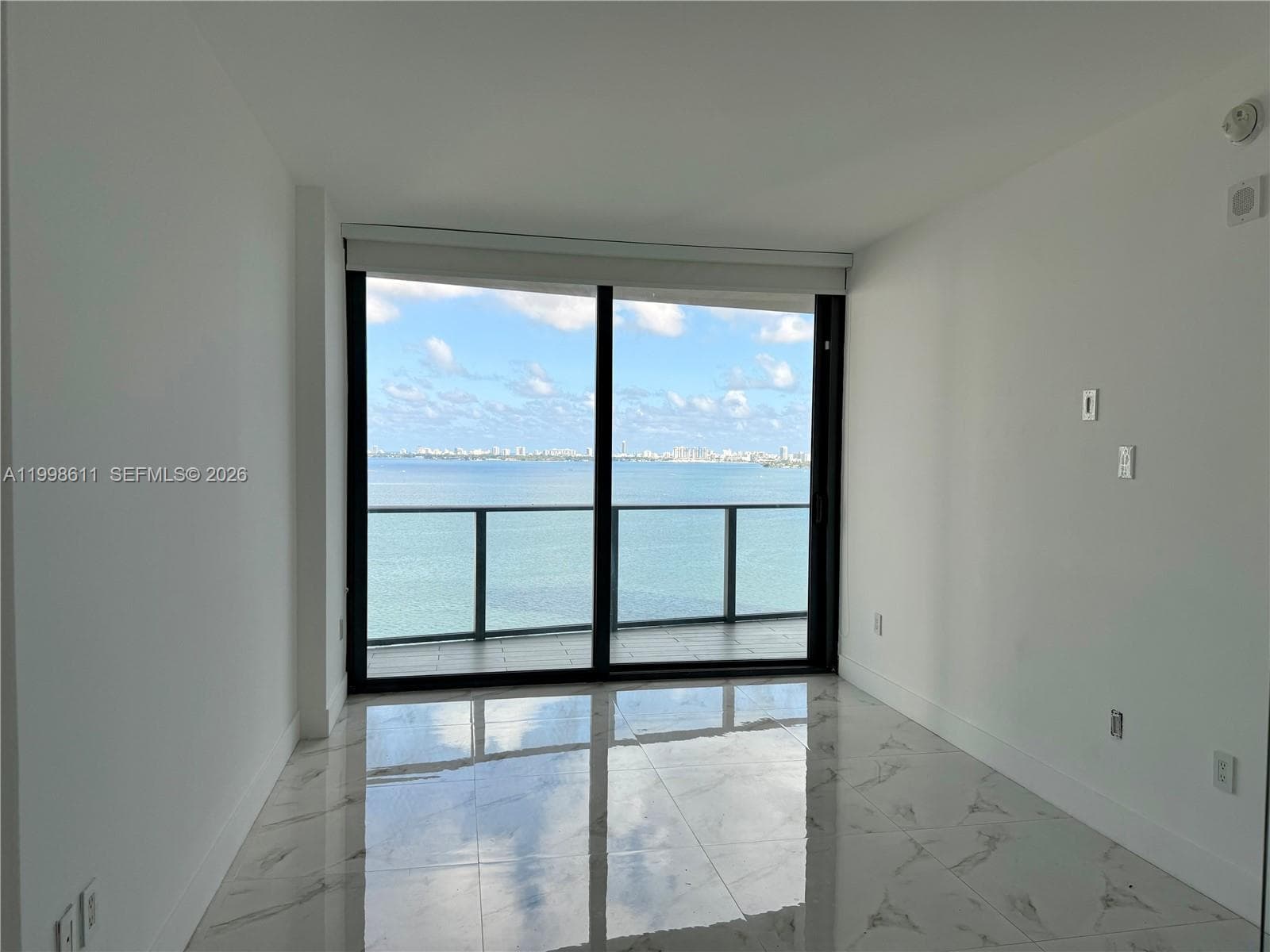 460 28th St 1603 photo 13