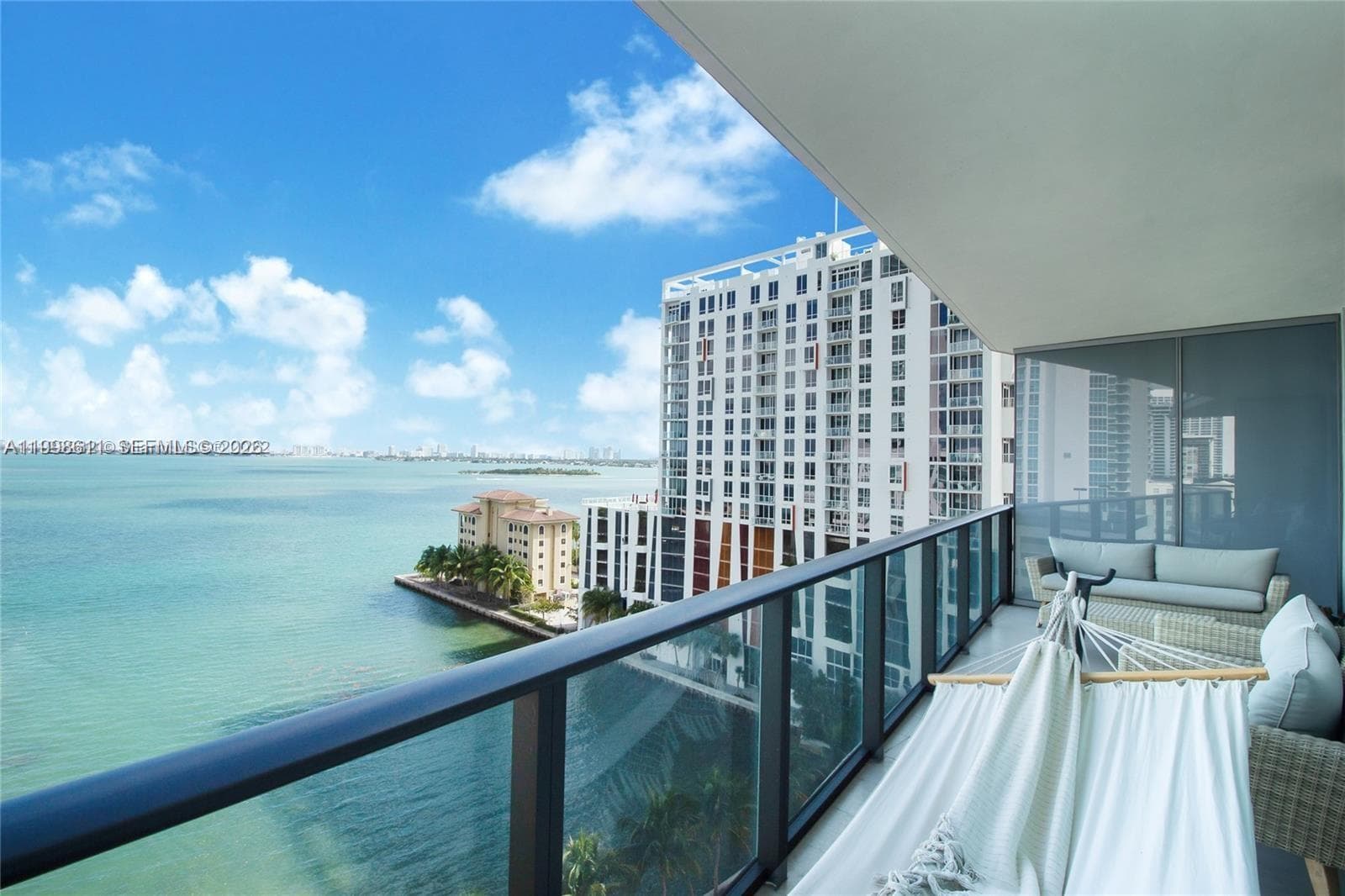 460 28th St 1603 photo 3