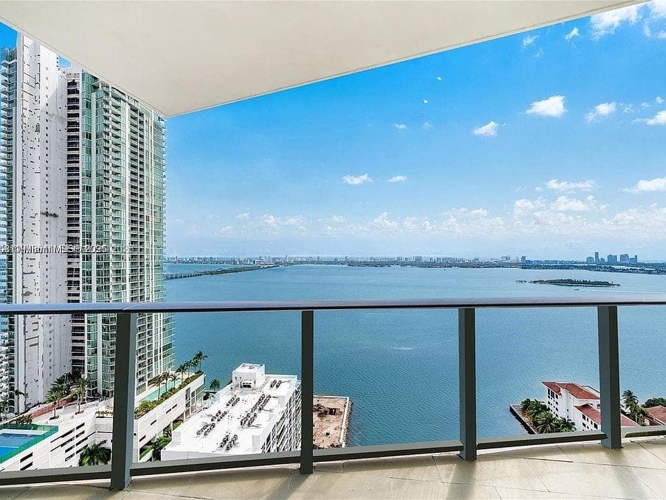 460 28th St 1603 photo 4