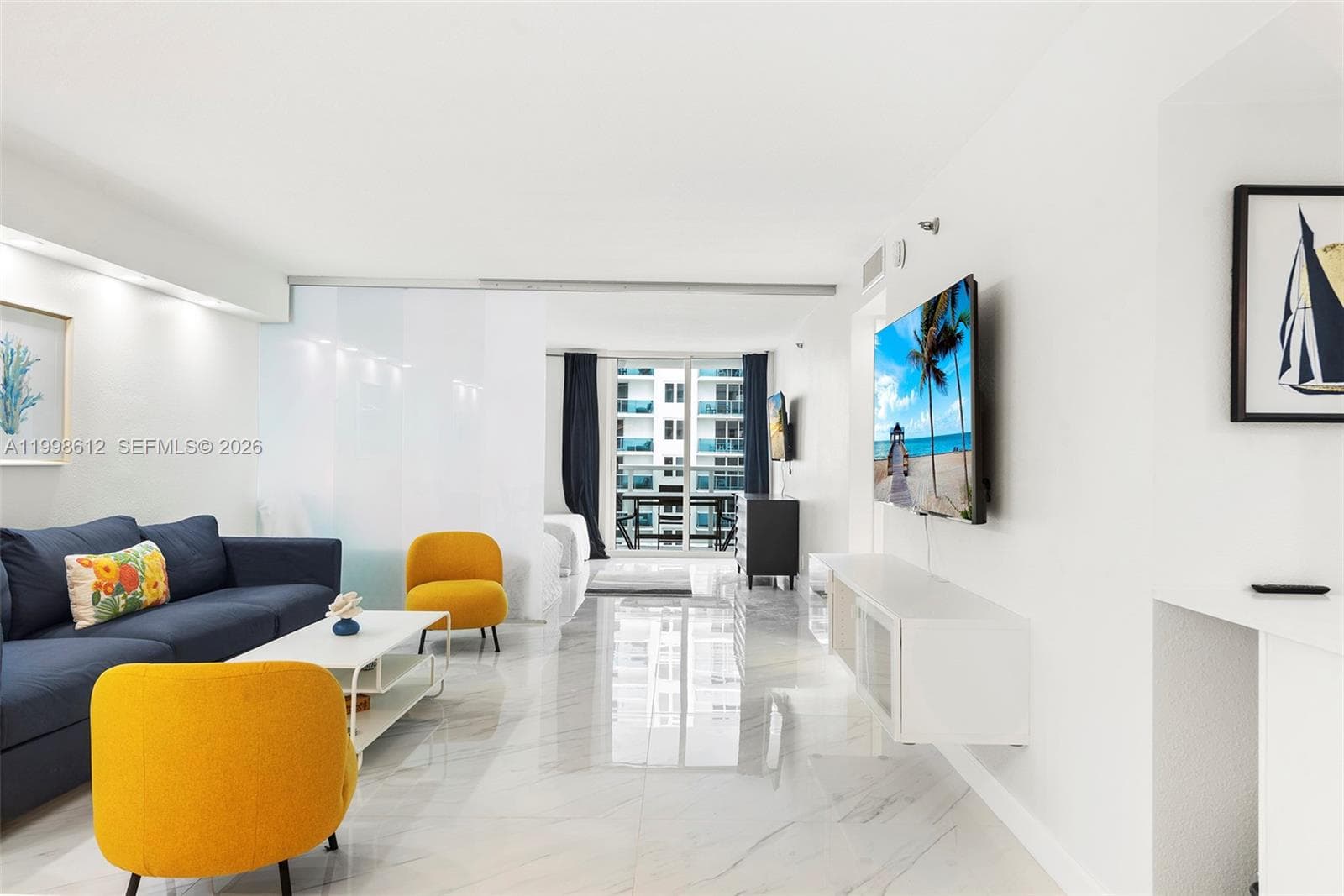 2401 Collins Ave 1007 photo 2