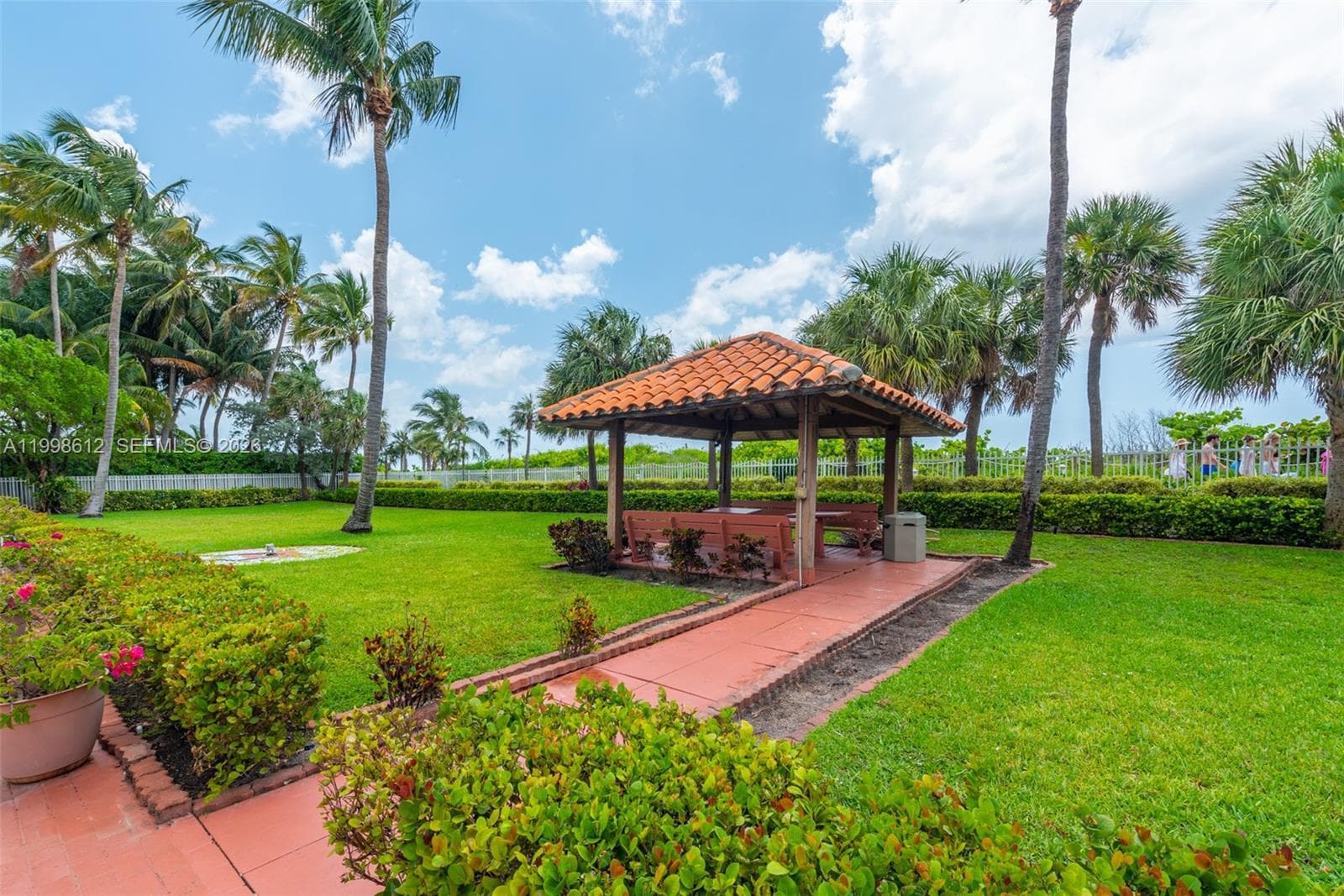 2401 Collins Ave 1007 photo 25