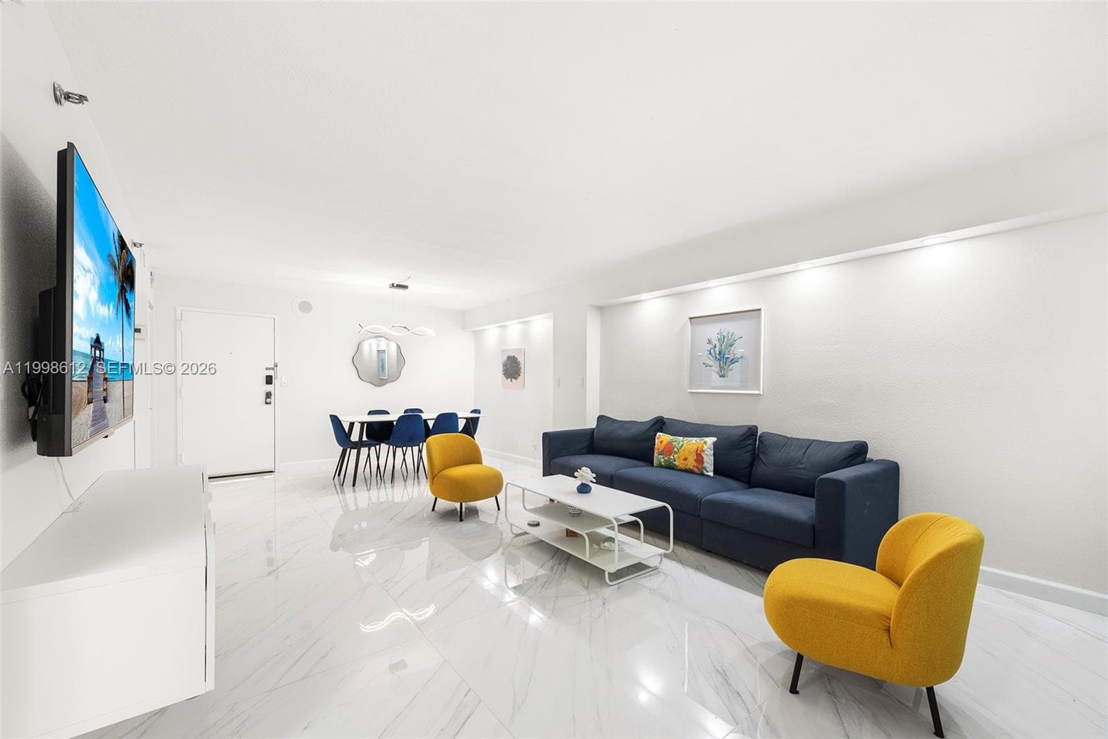 2401 Collins Ave 1007 photo 3