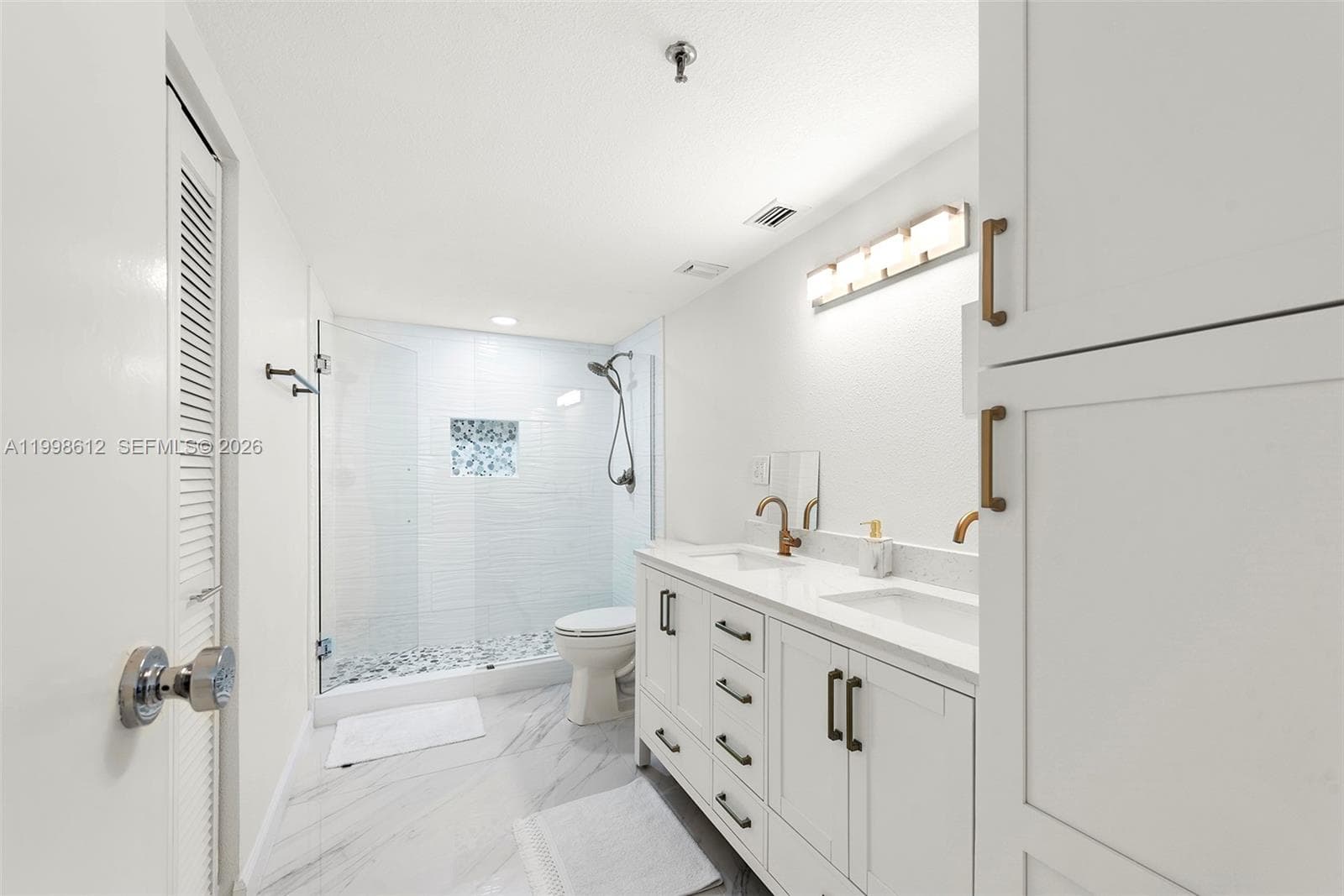 2401 Collins Ave 1007 photo 5