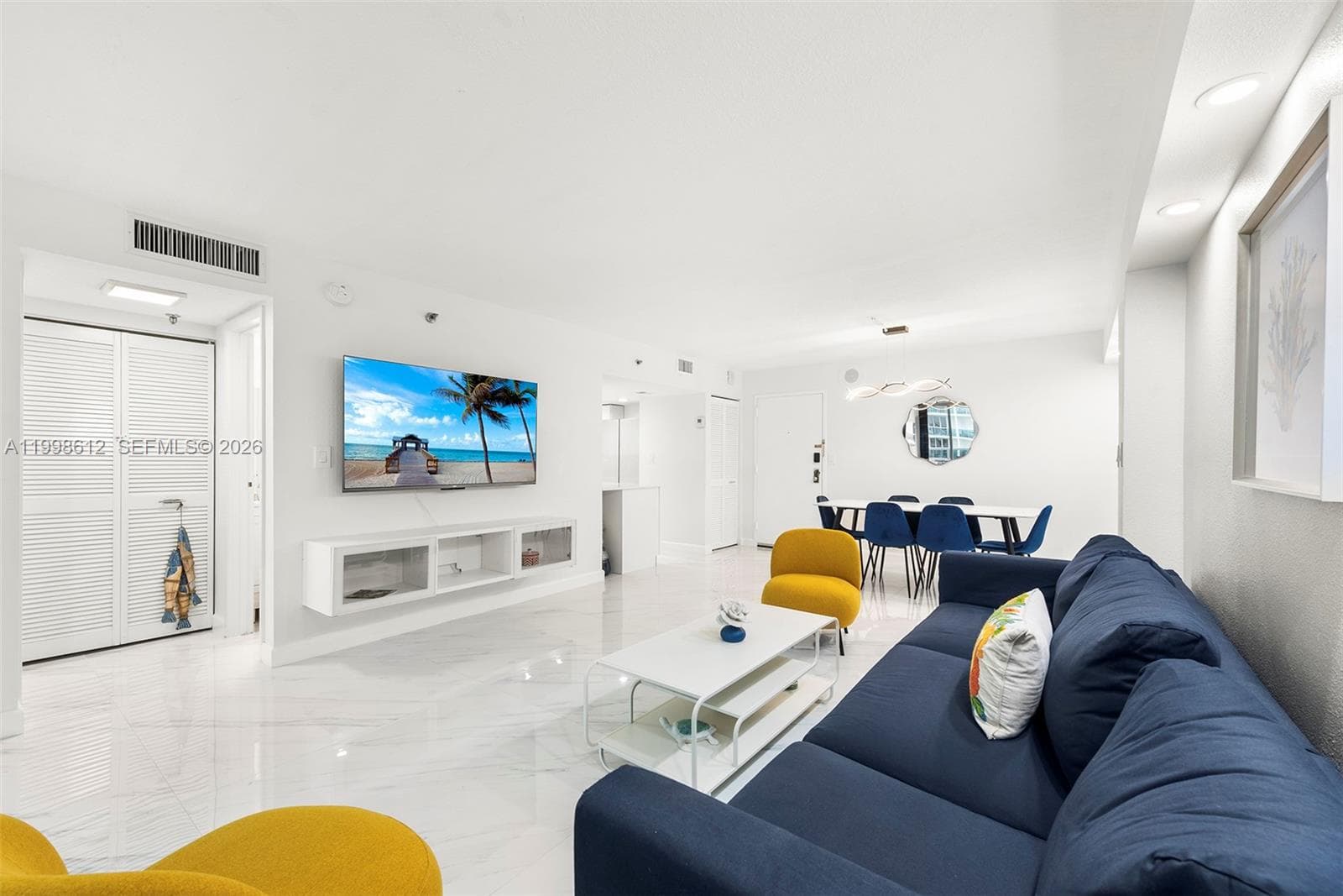 2401 Collins Ave 1007 photo 4