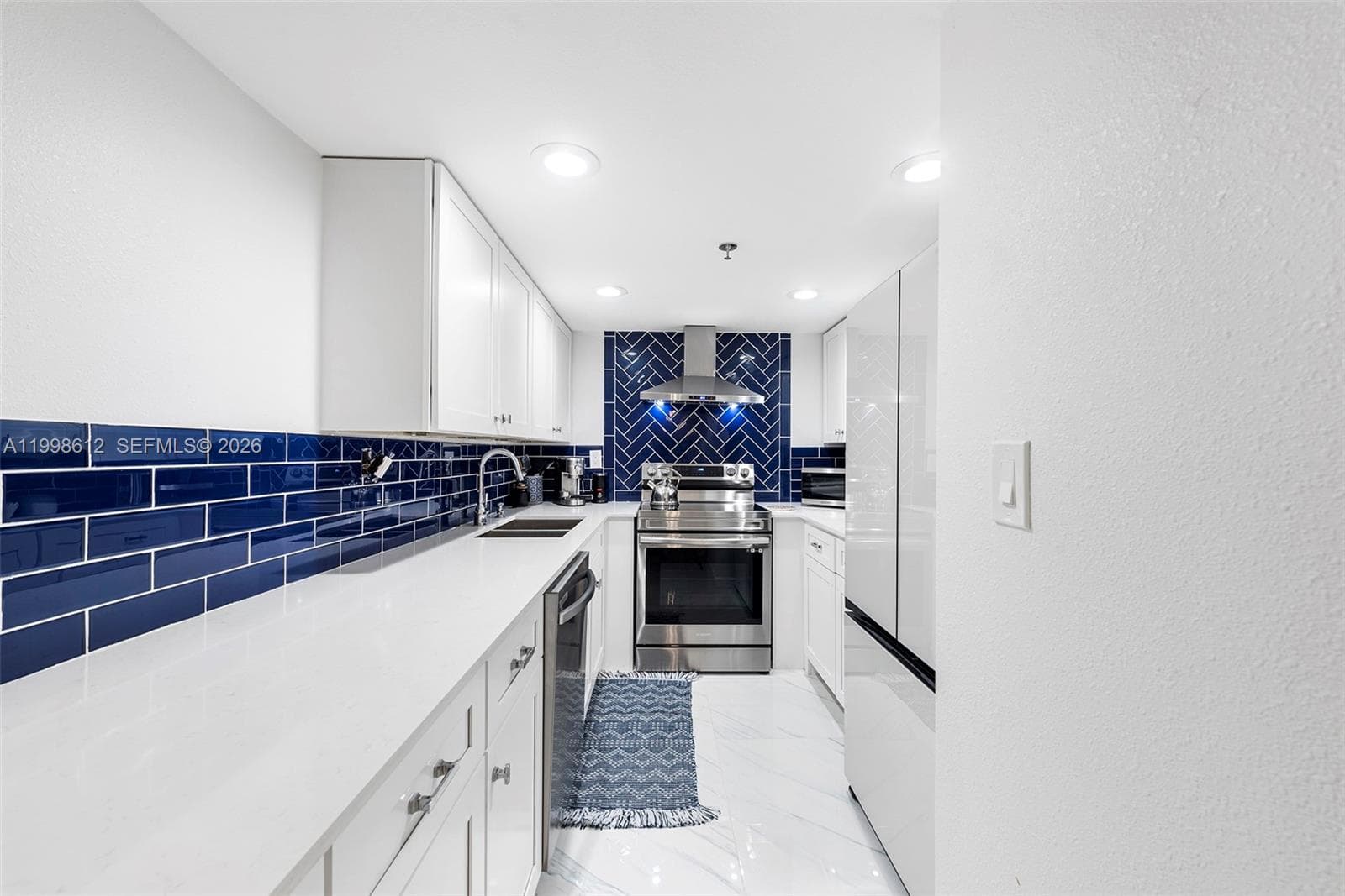 2401 Collins Ave 1007 photo 8