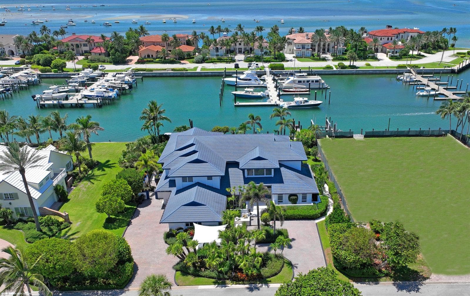 6819 SE South Marina Way photo 1