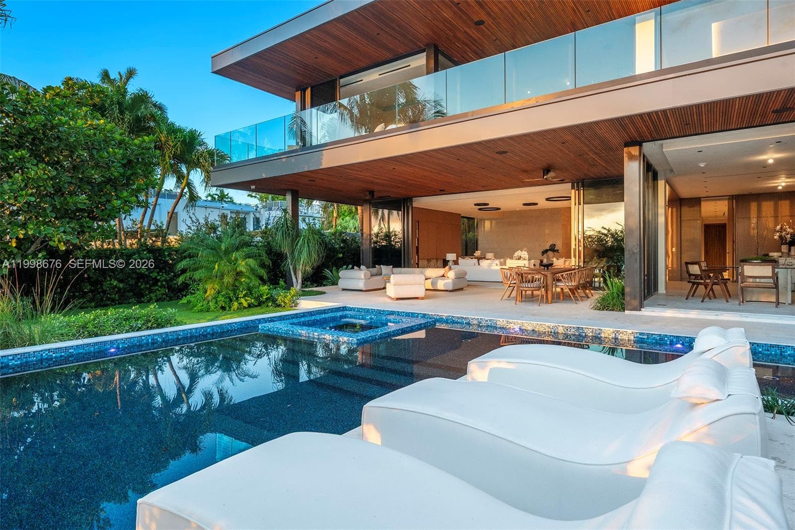 9640 Broadview Dr photo 2