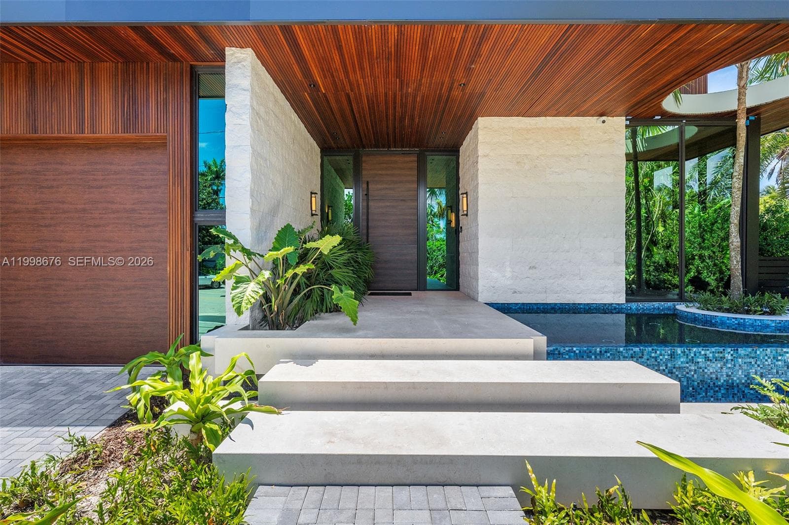 9640 Broadview Dr photo 4