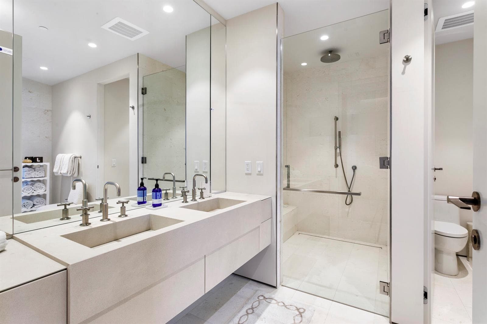 200 Arkona Court 402 photo 16