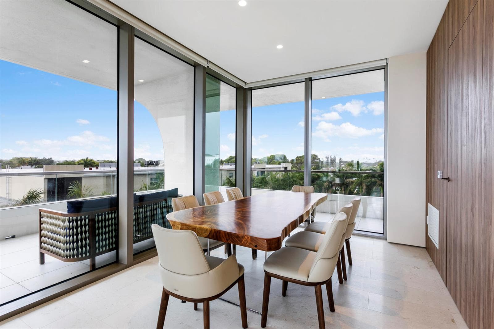 200 Arkona Court 402 photo 10