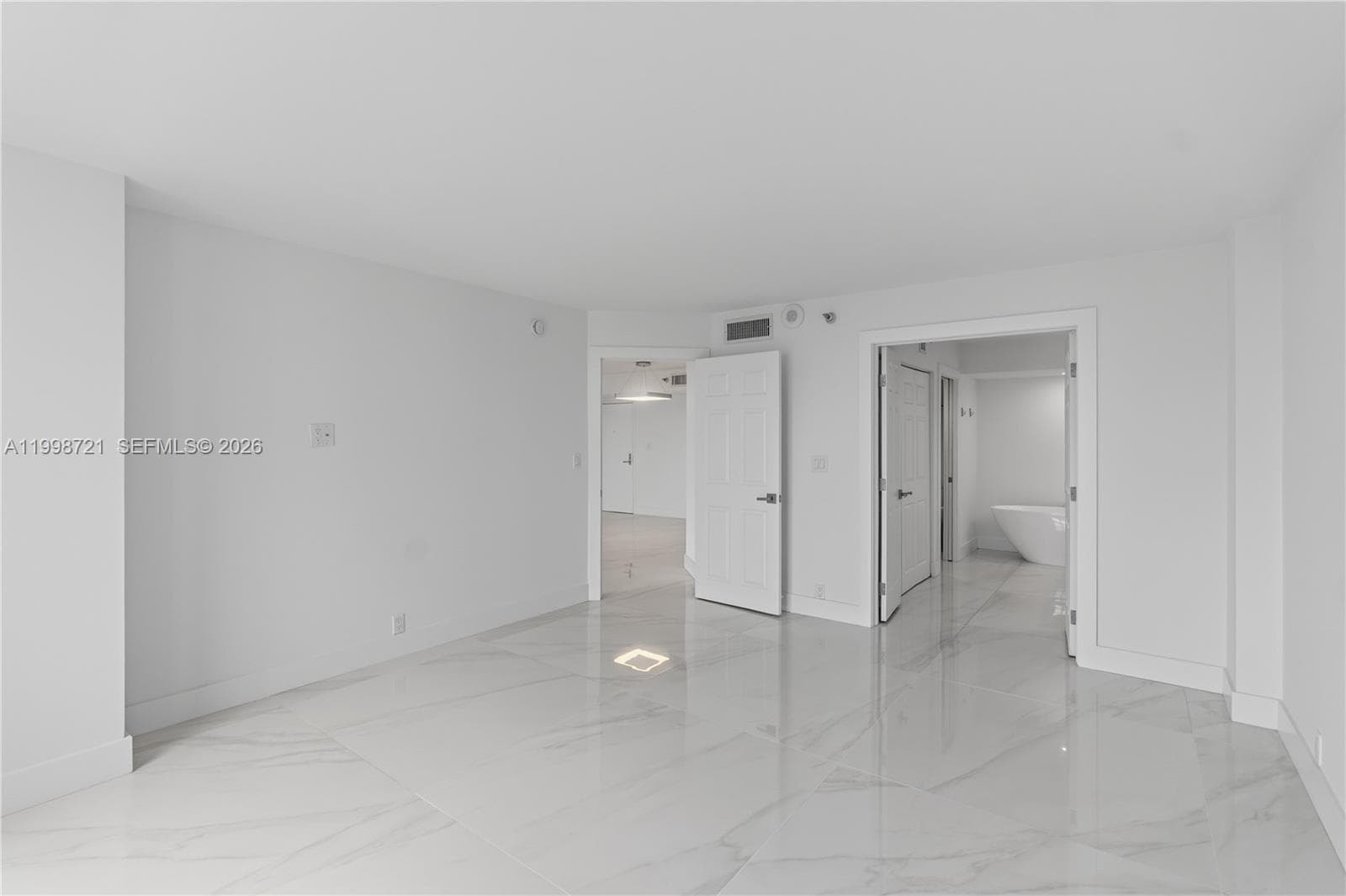 19101 36th Ct 1811 photo 16