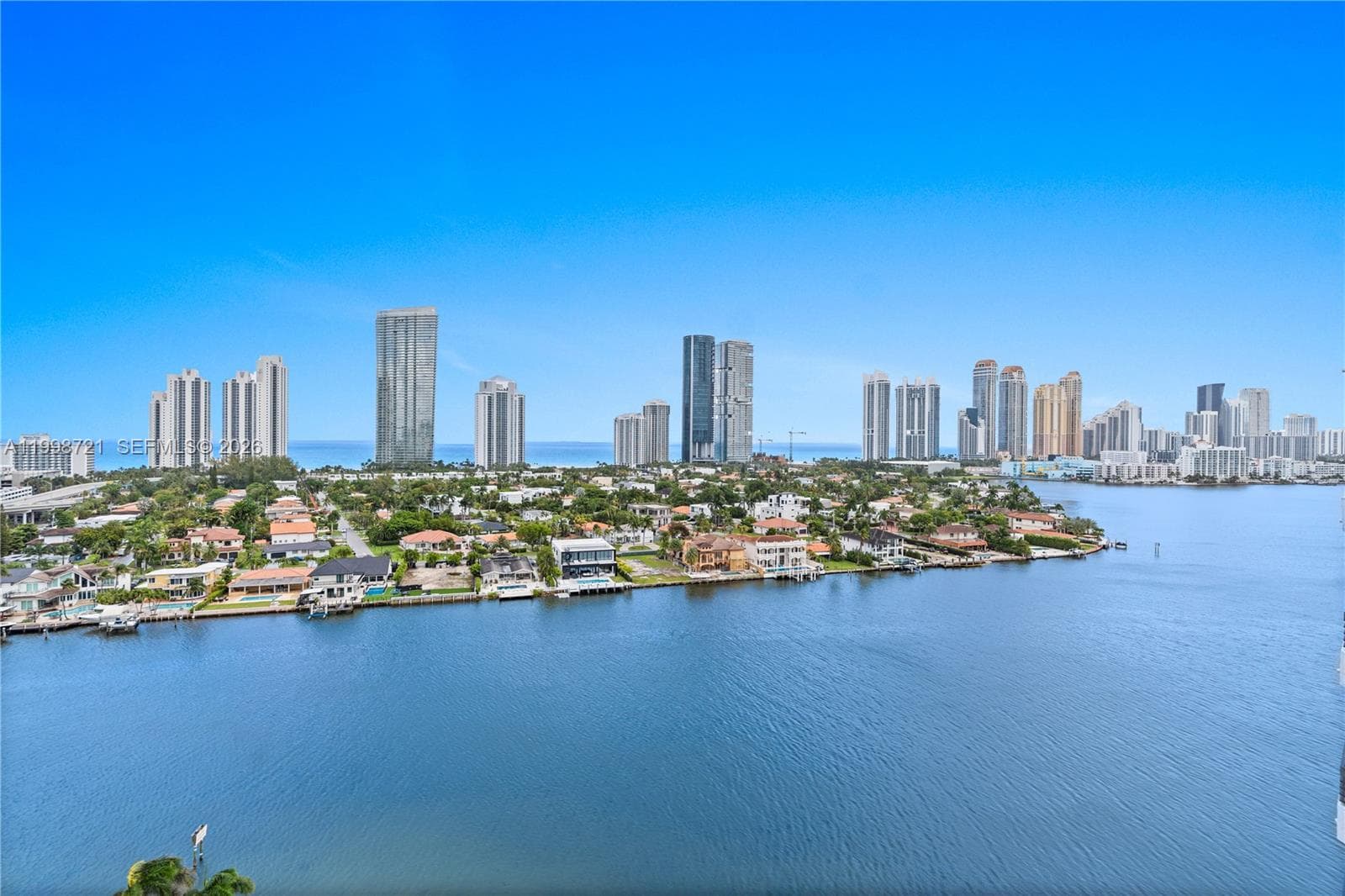 19101 36th Ct 1811 photo 1