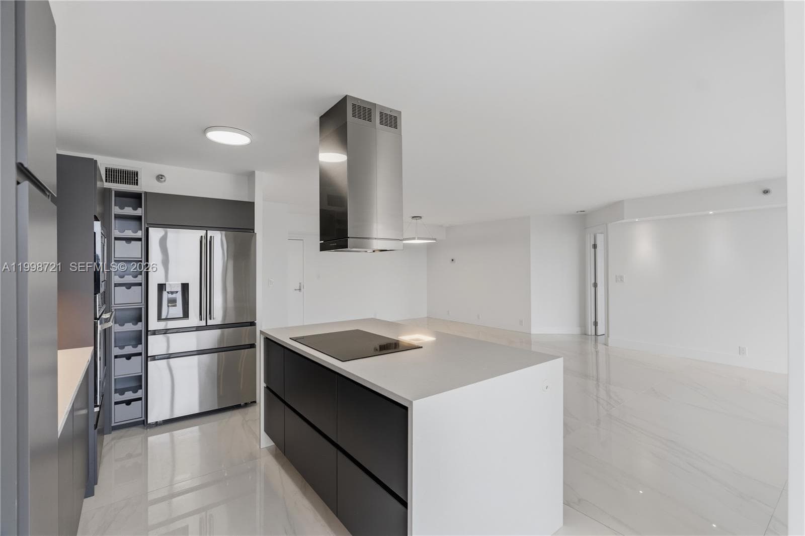 19101 36th Ct 1811 photo 5