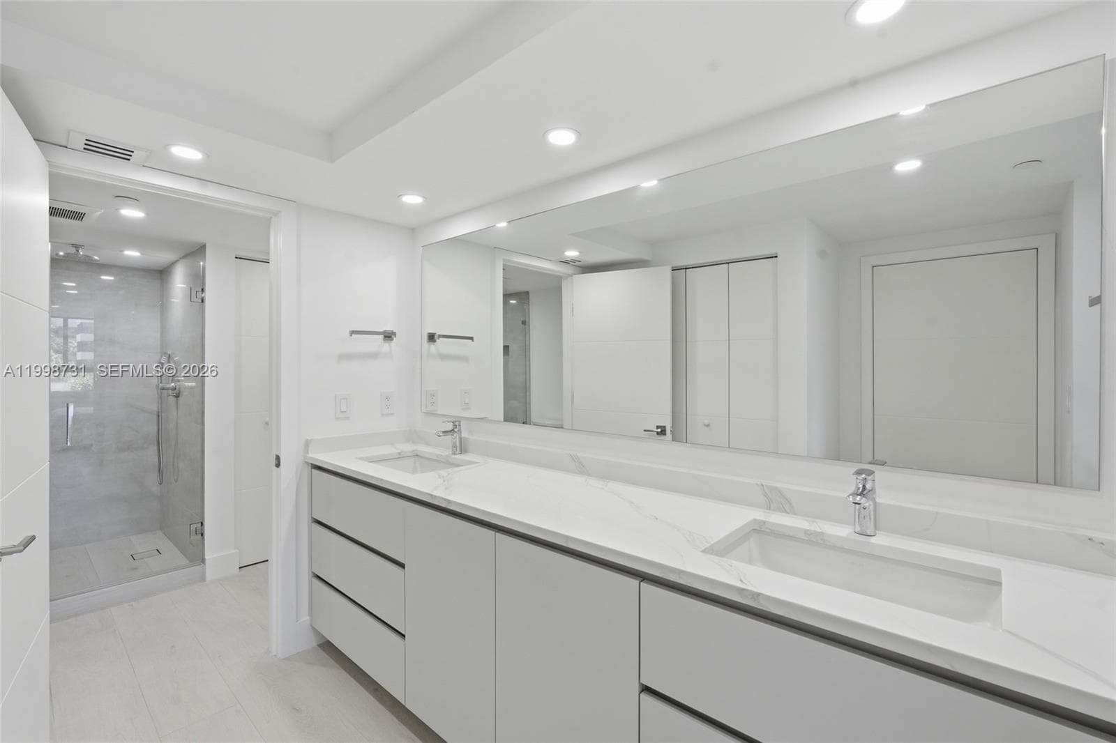 251 Crandon Blvd 202 photo 18