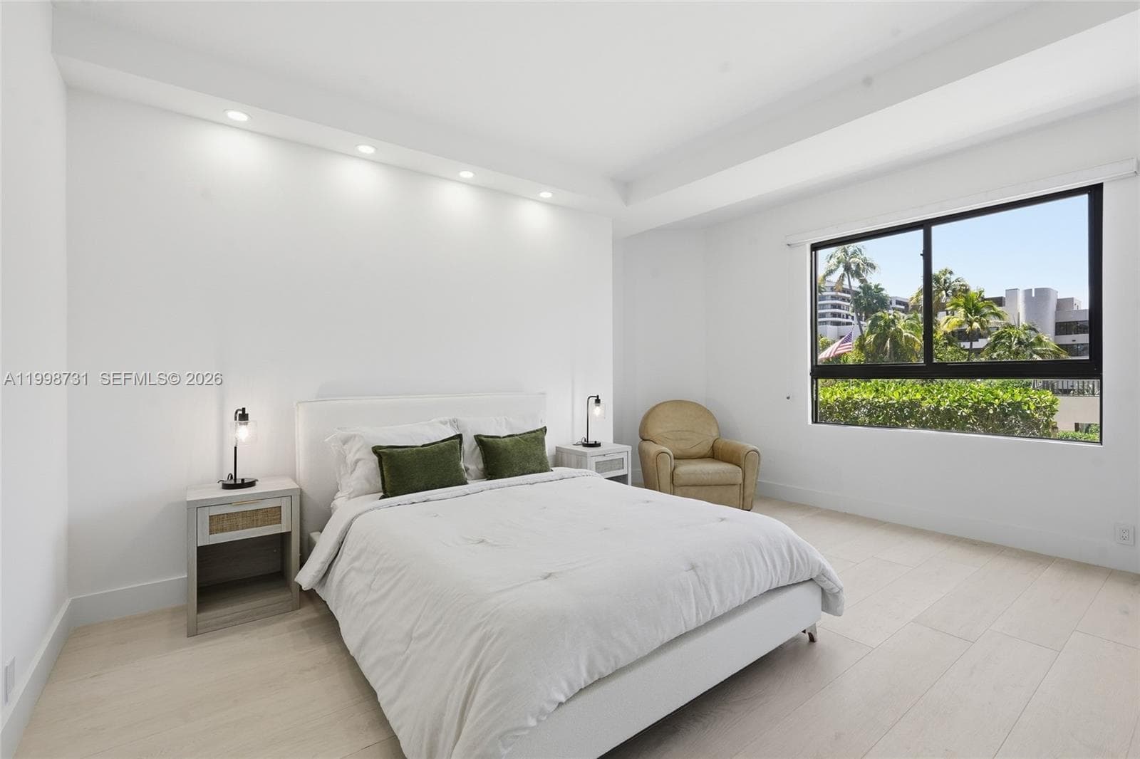 251 Crandon Blvd 202 photo 15