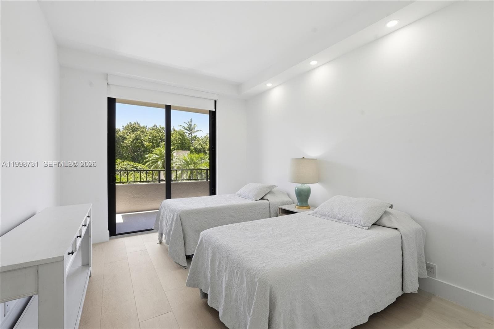 251 Crandon Blvd 202 photo 21