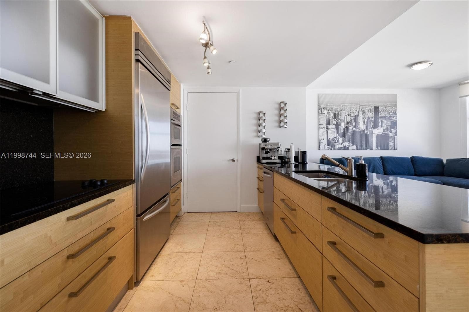 1830 OCEAN DR 4907 photo 7