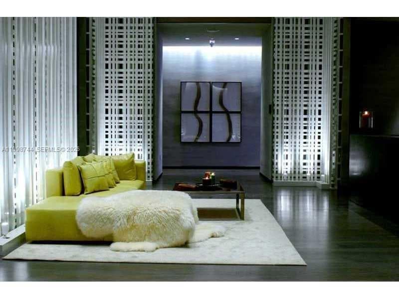 1830 OCEAN DR 4907 photo 18