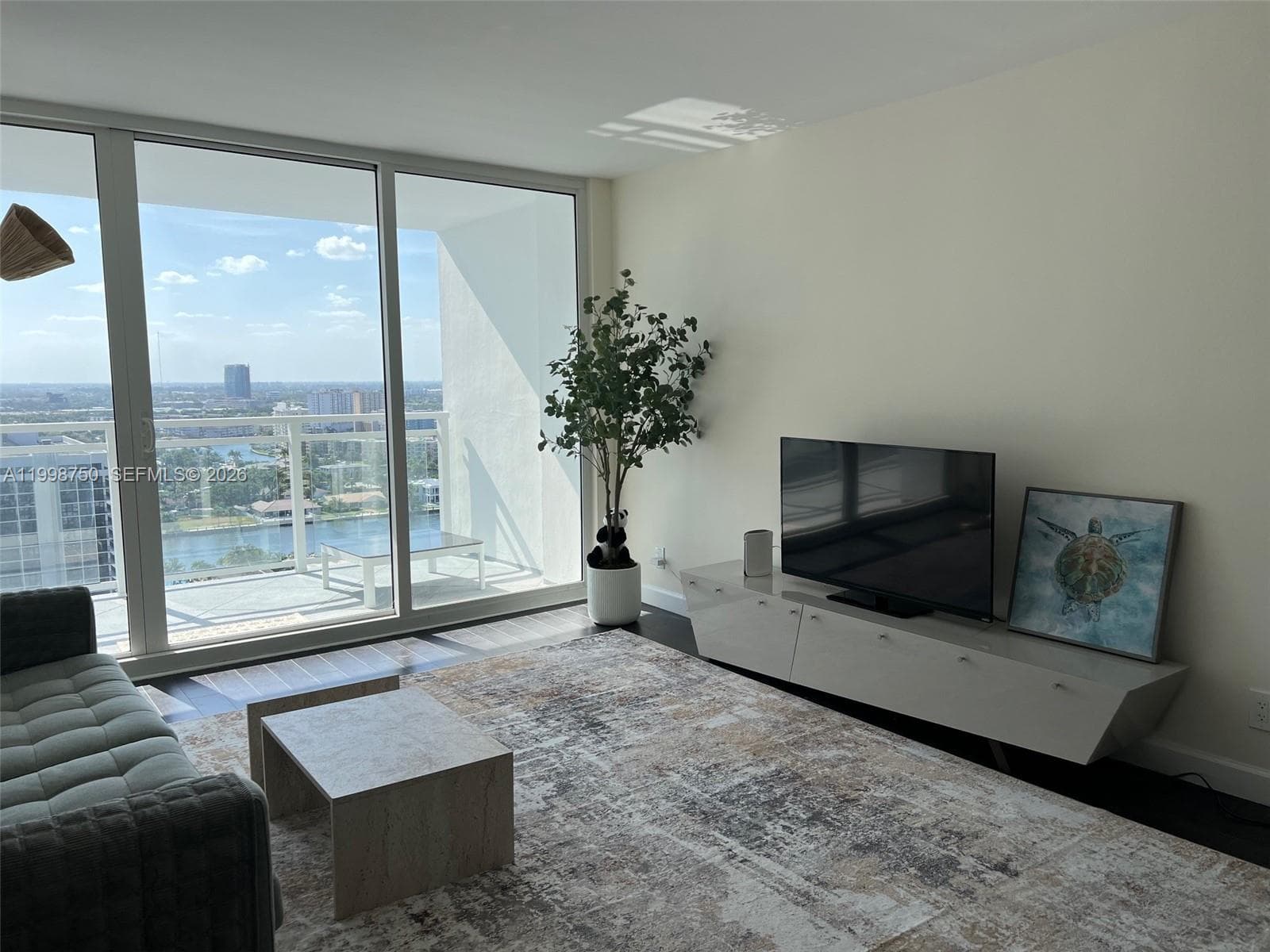 2030 Ocean Dr 2102 photo 8