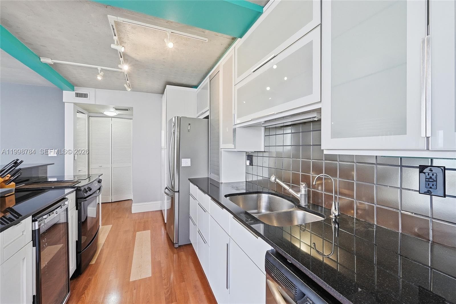 2800 Sunrise Blvd 7F photo 20