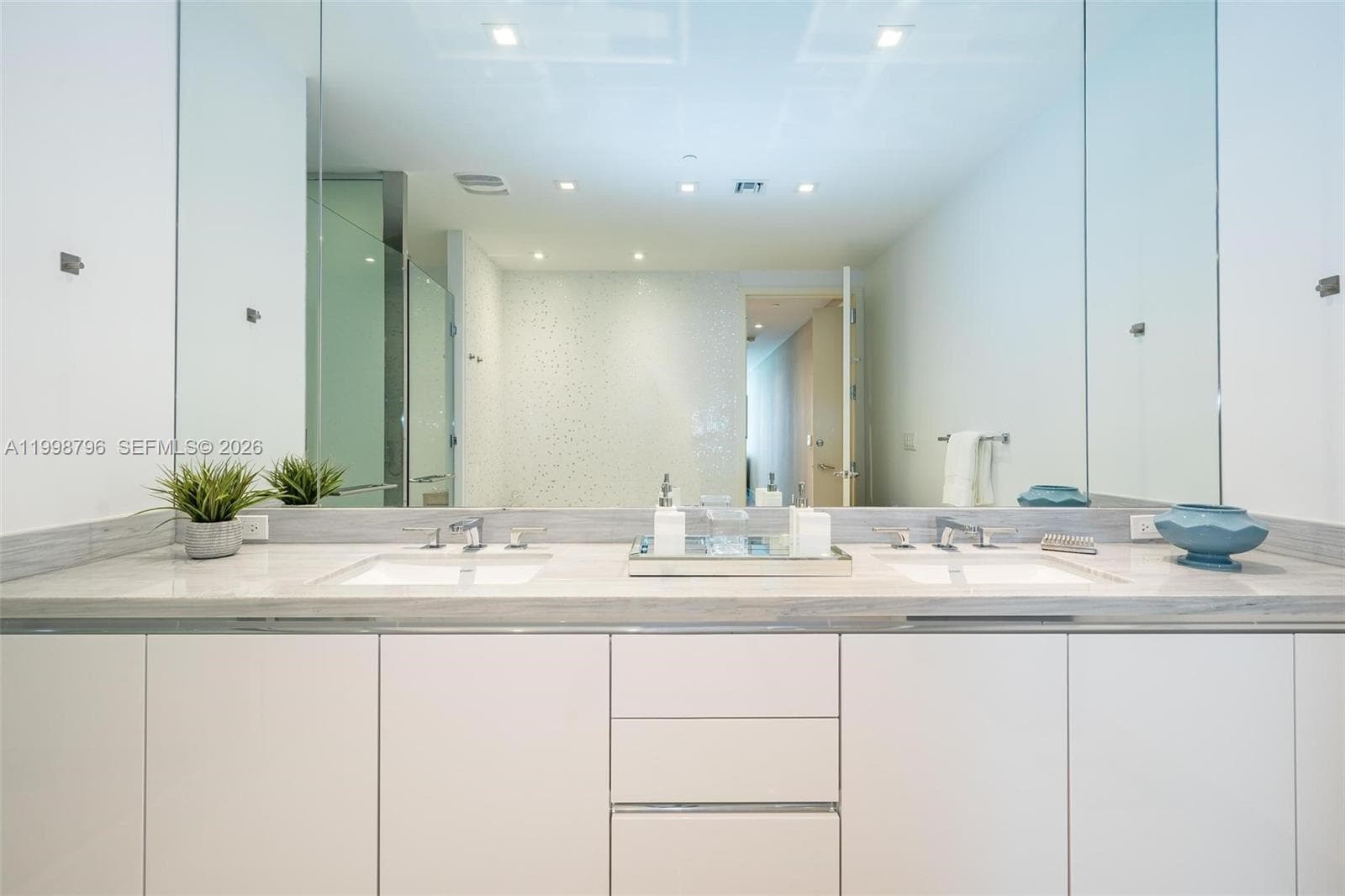 16901 Collins Ave 903 photo 12