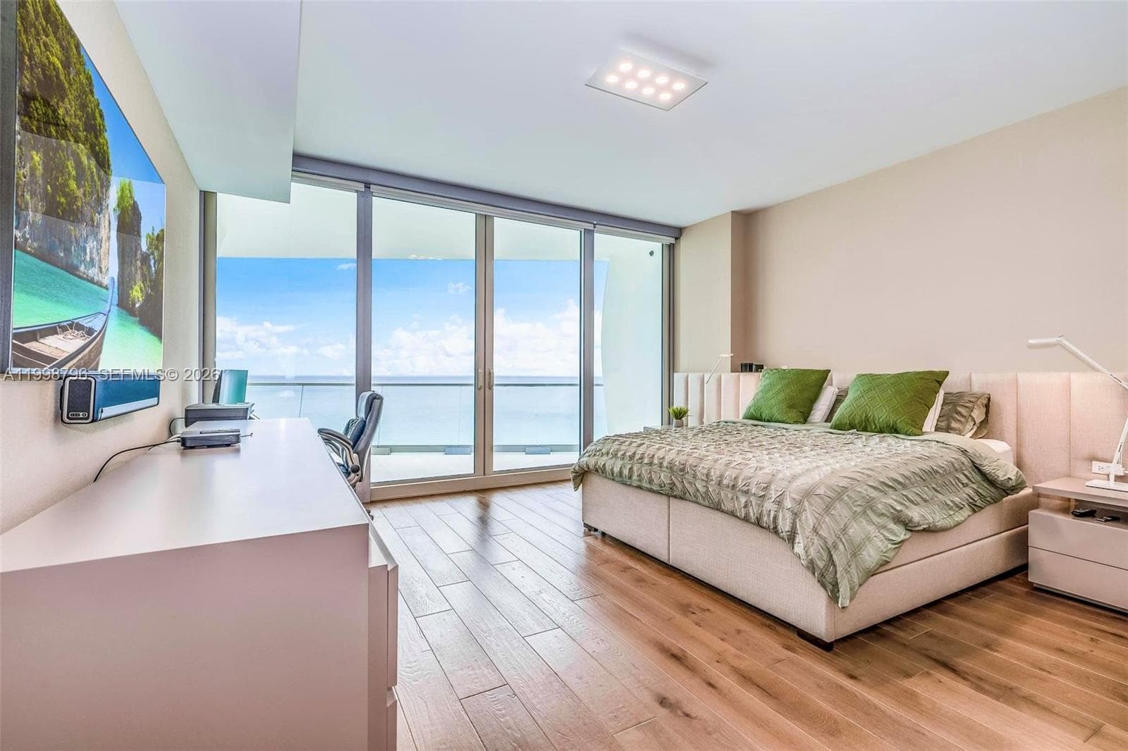 16901 Collins Ave 903 photo 9