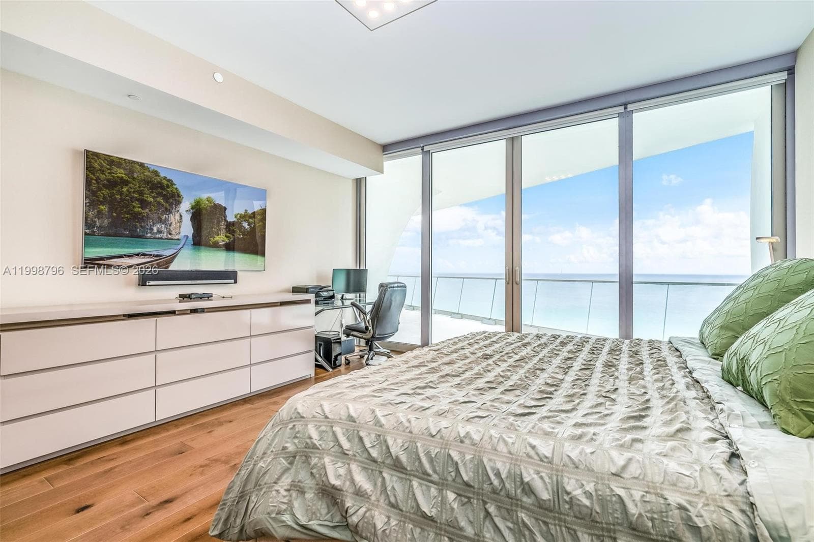 16901 Collins Ave 903 photo 10