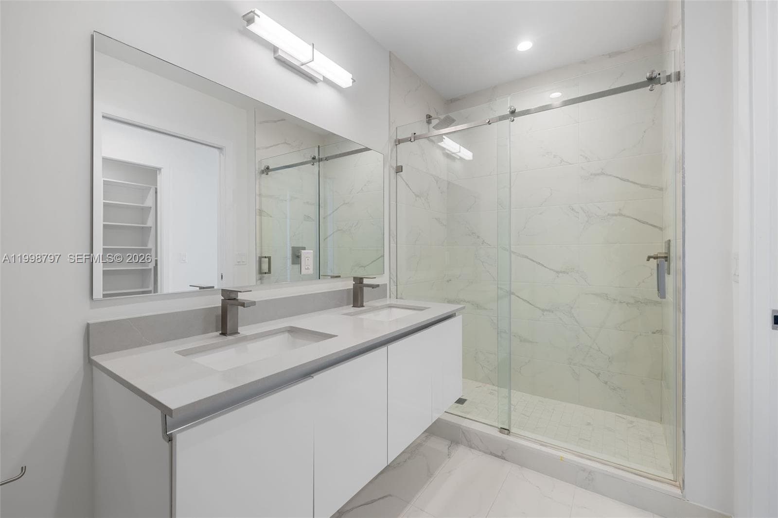 101 Diplomat Pkwy 1002 photo 23