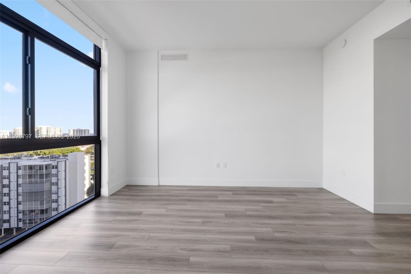 101 Diplomat Pkwy 1002 photo 20