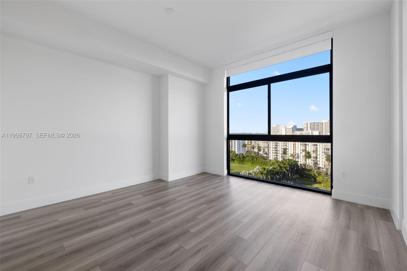 101 Diplomat Pkwy 1002 photo 18