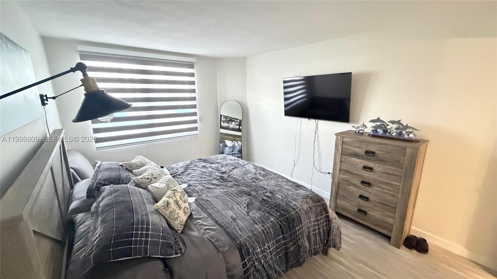 1965 Ocean Dr 5D photo 12