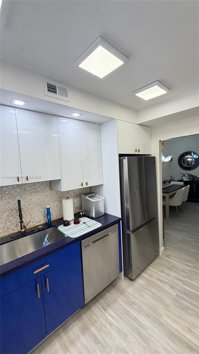 1965 Ocean Dr 5D photo 5