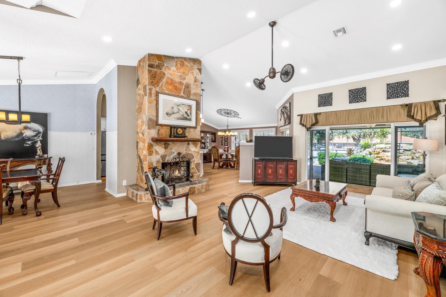 2559 Palm Deer Drive photo 9