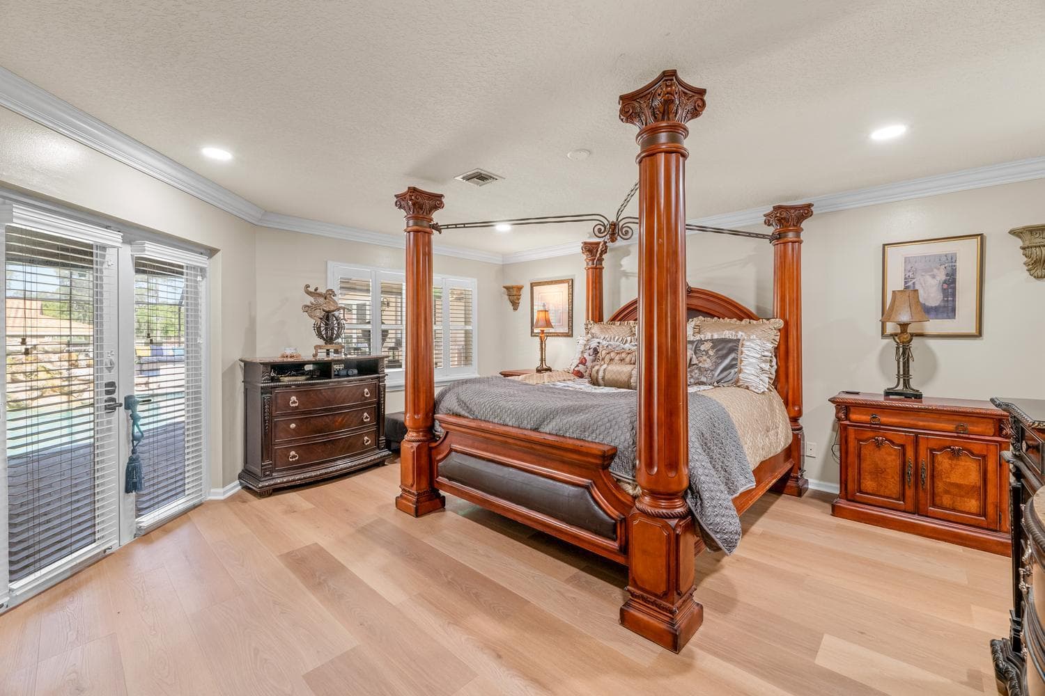 2559 Palm Deer Drive photo 25