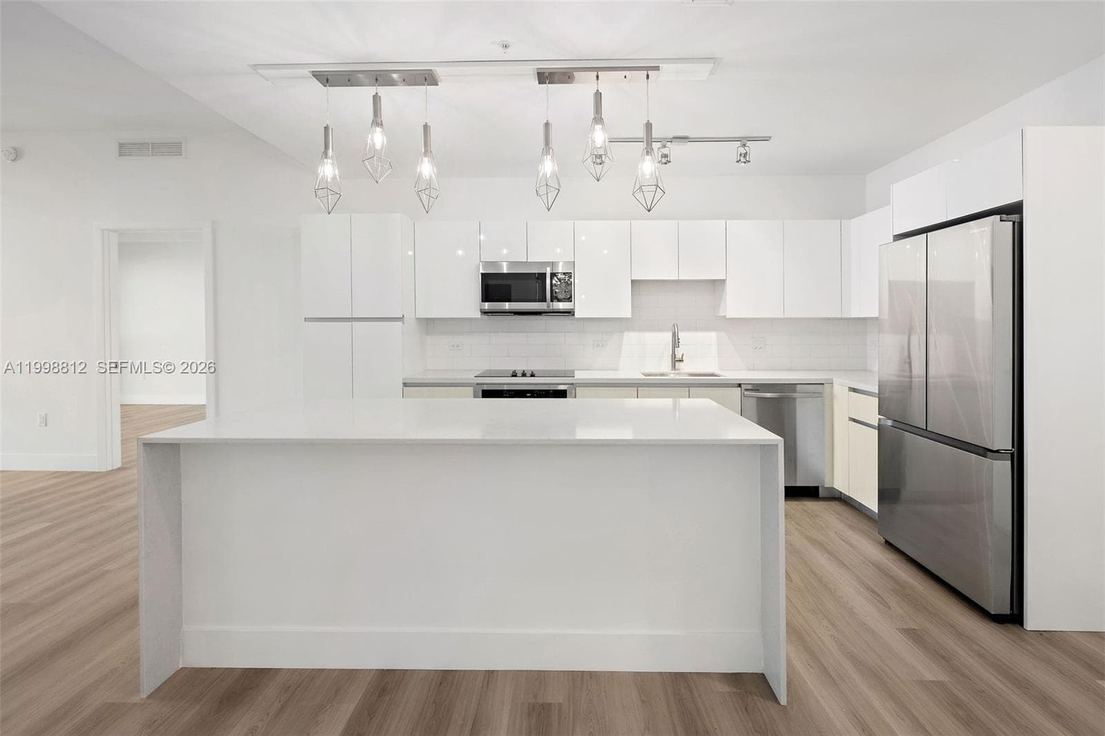 101 Diplomat Pkwy 1004 photo 7