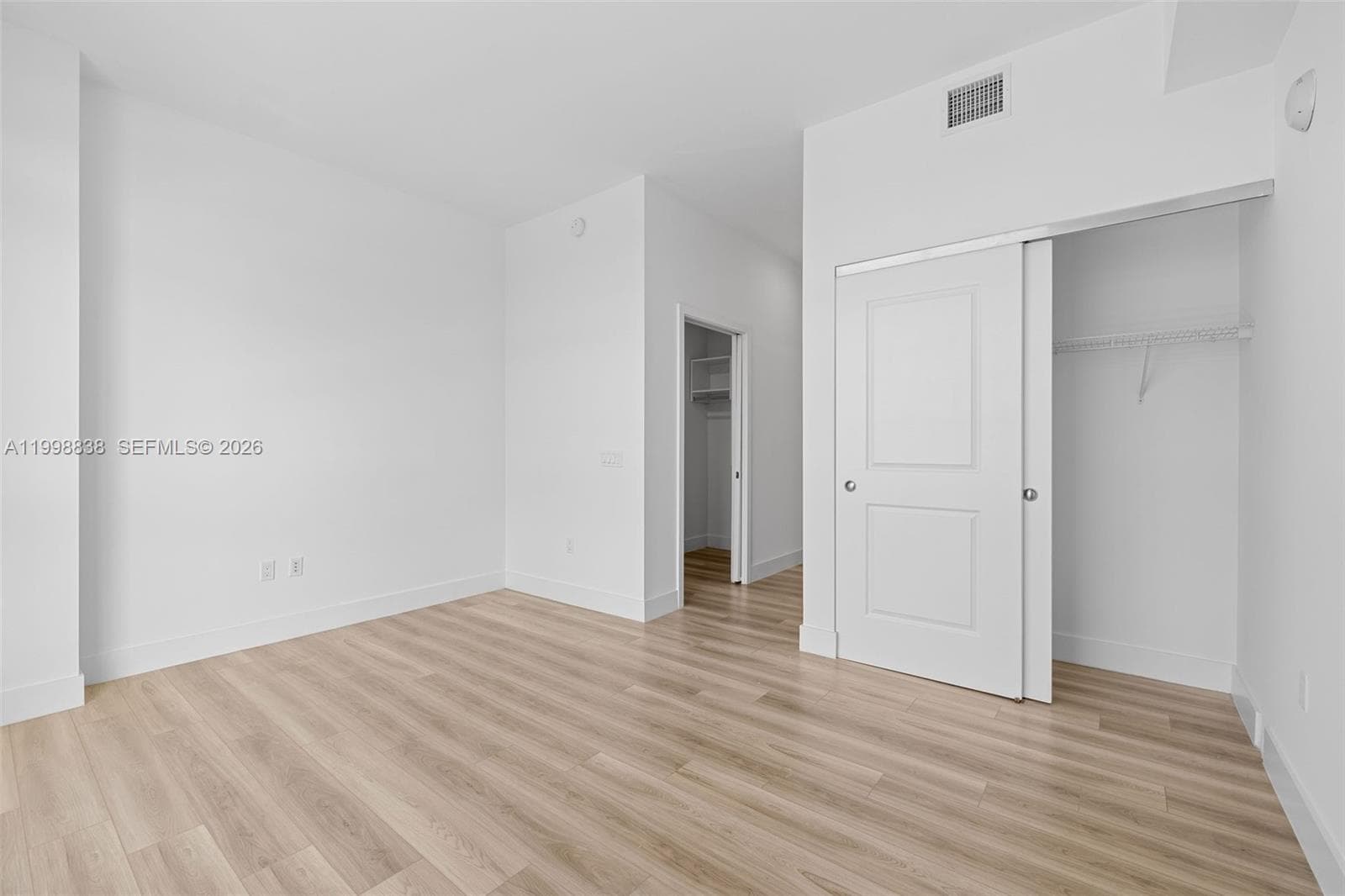 101 Diplomat Pkwy 1201 photo 23