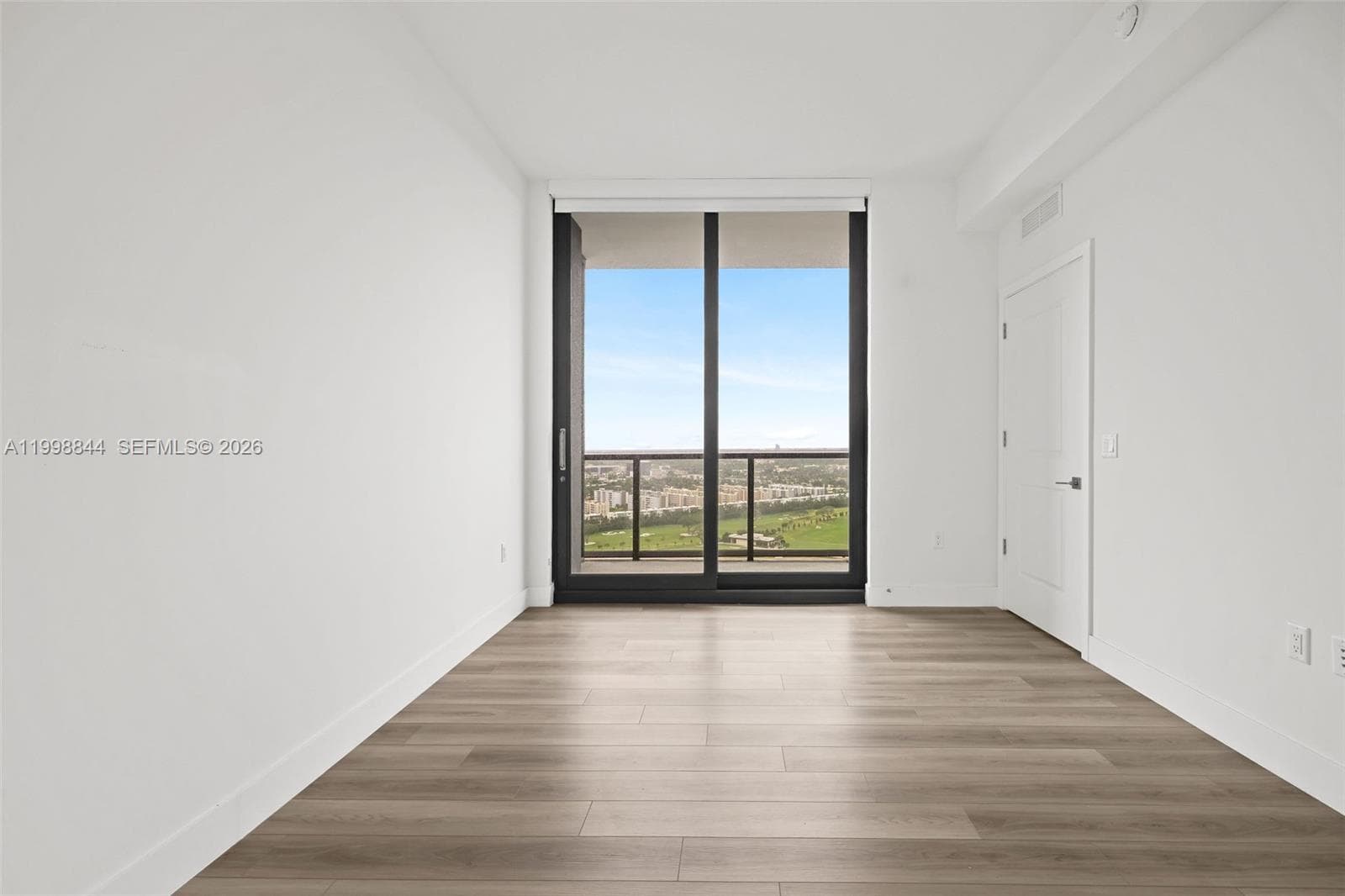 101 Diplomat Pkwy 1205 photo 16