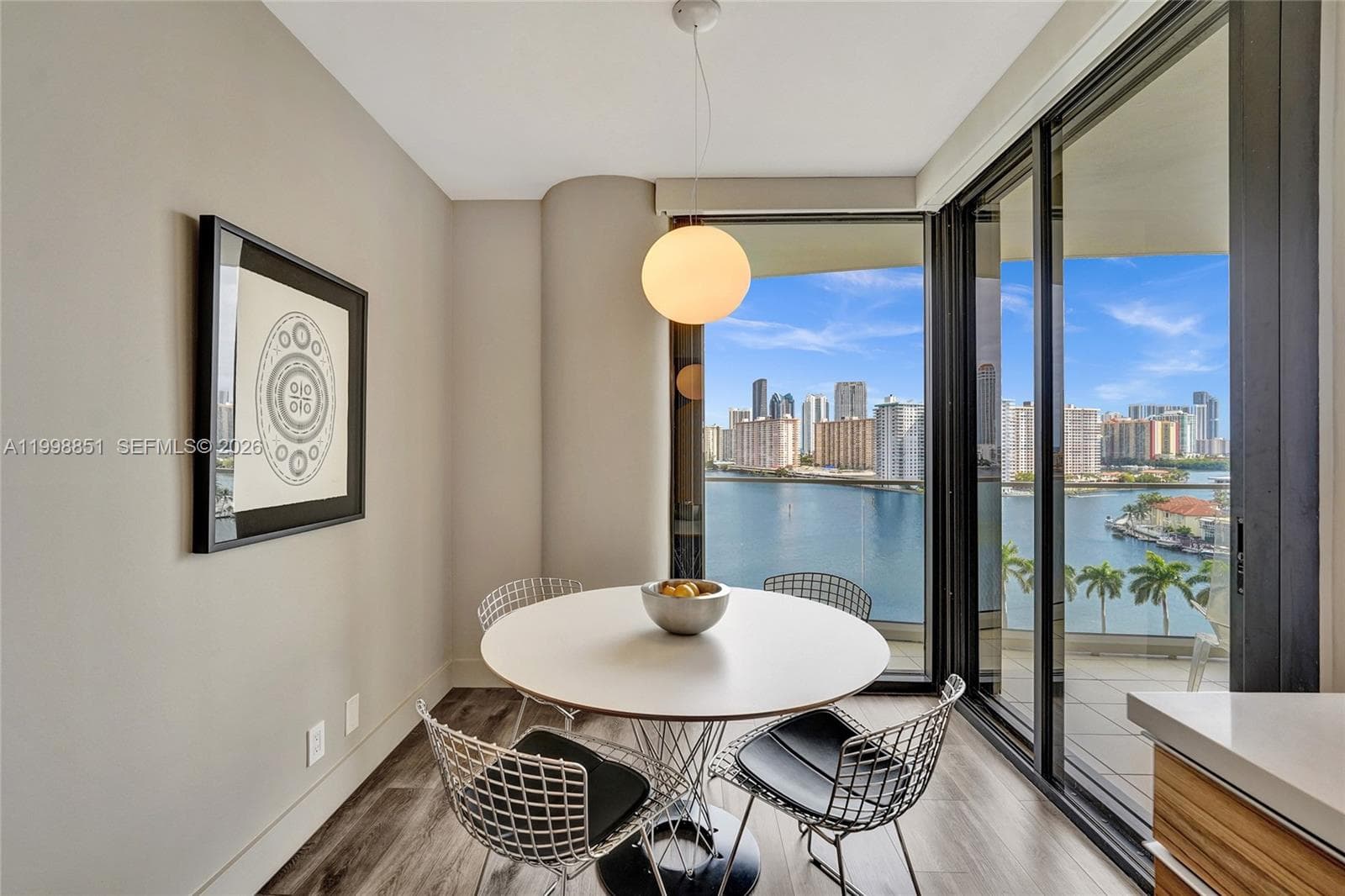 2800 Island Blvd 1001 photo 23