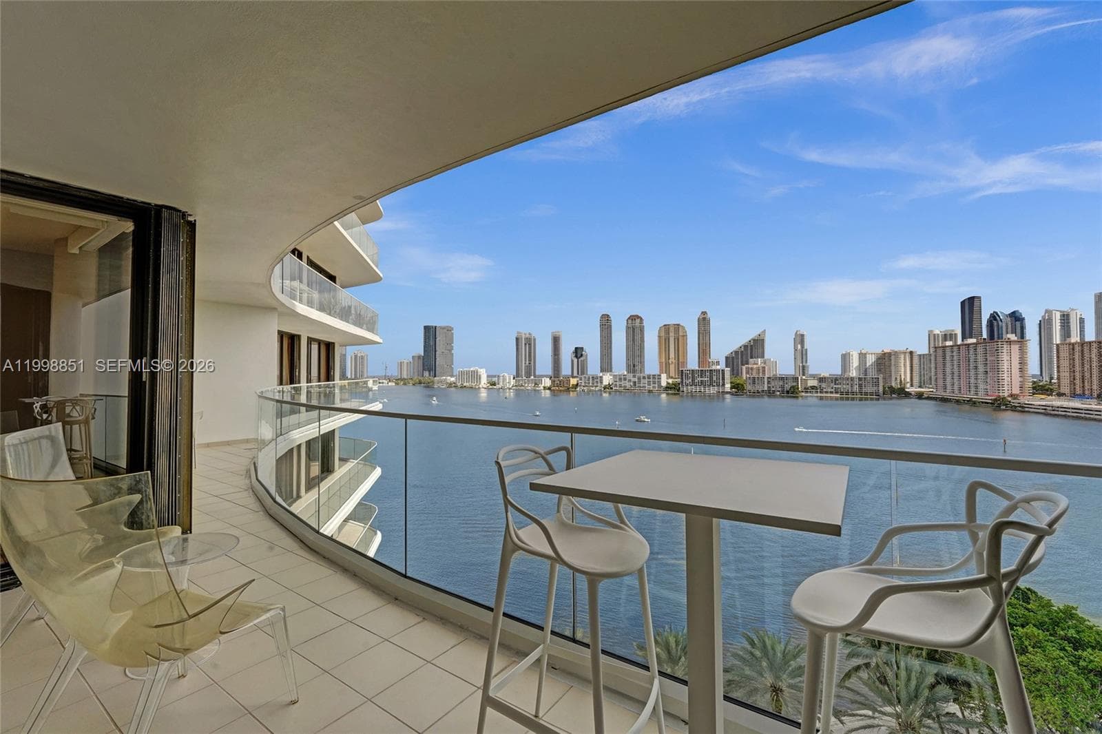 2800 Island Blvd 1001 photo 22