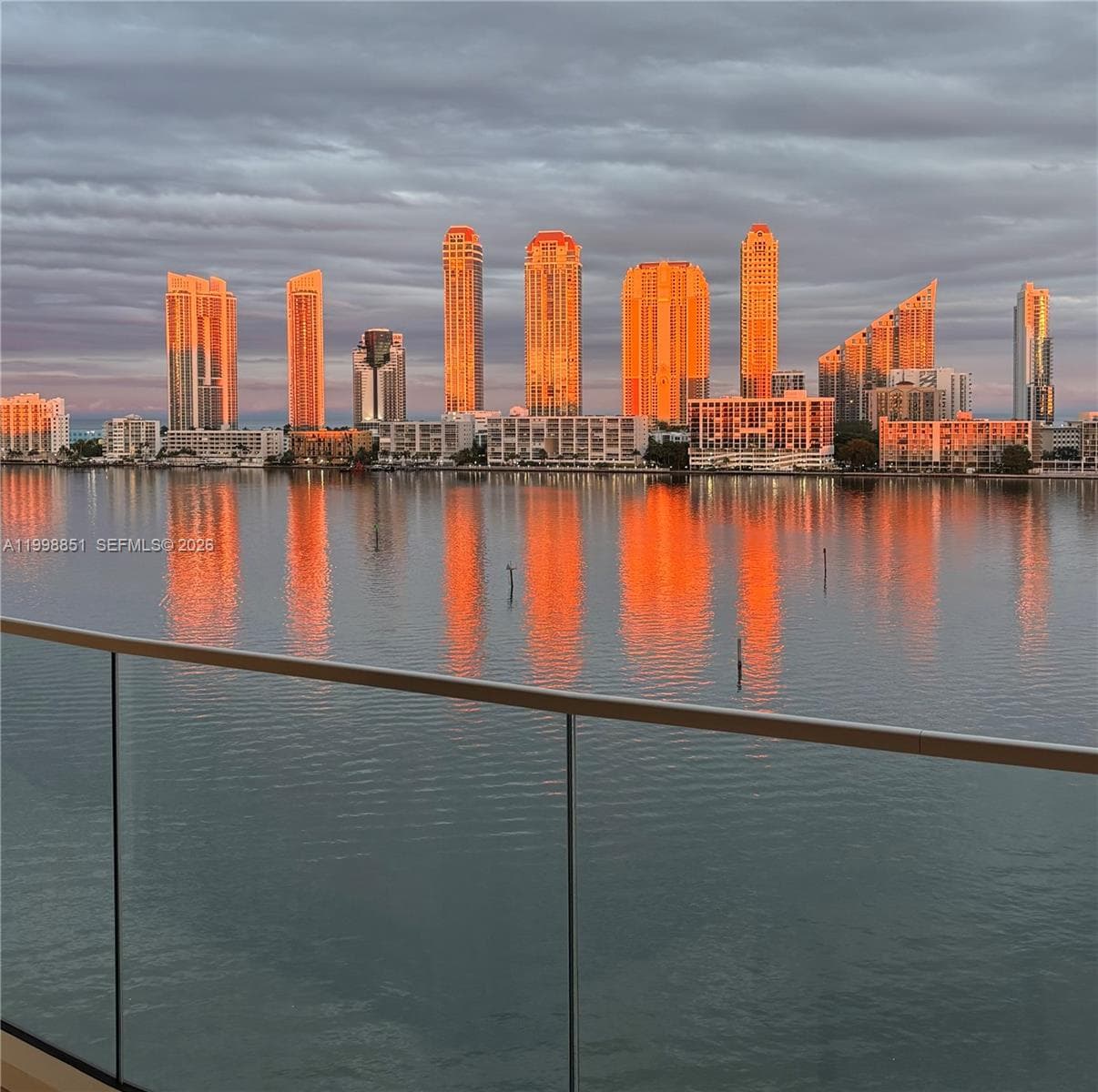 2800 Island Blvd 1001 photo 1