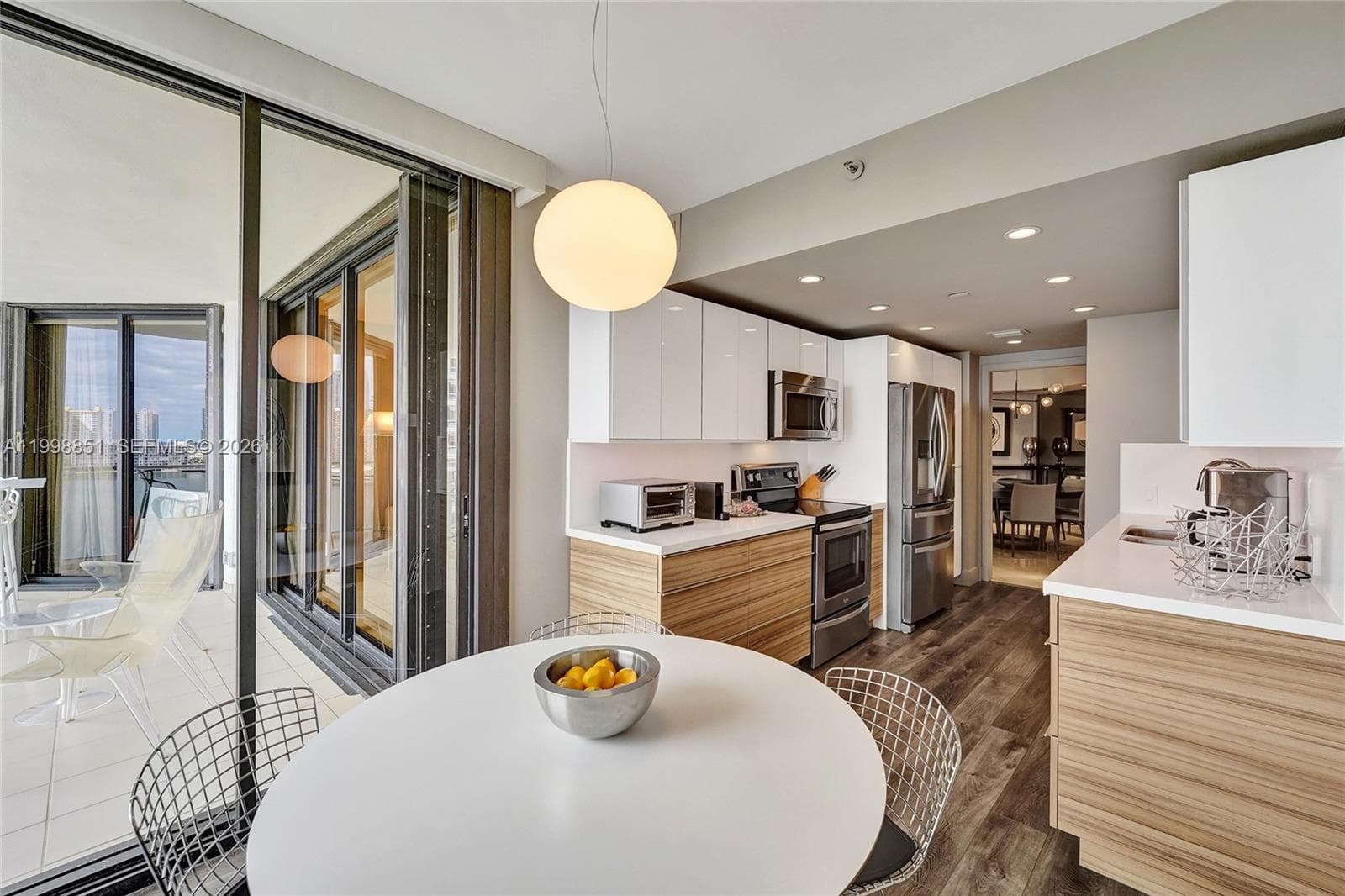 2800 Island Blvd 1001 photo 25