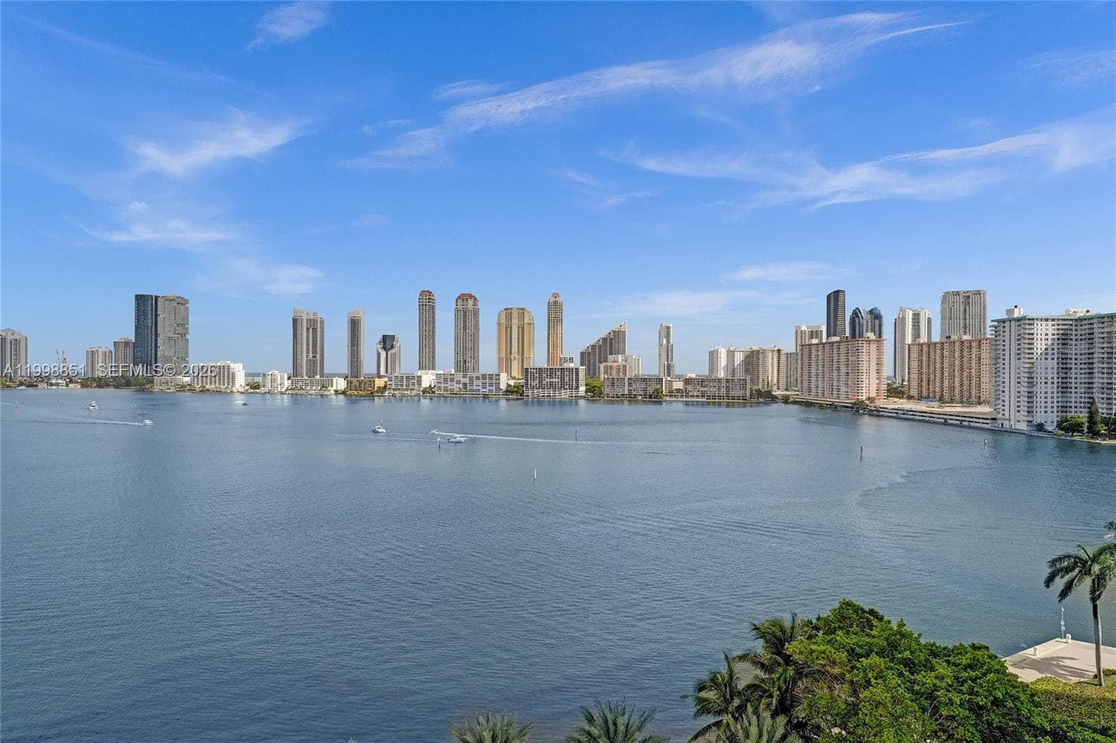 2800 Island Blvd 1001 photo 21