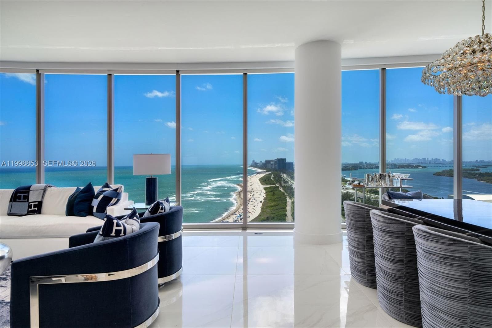 15701 Collins Ave 2005 photo 2