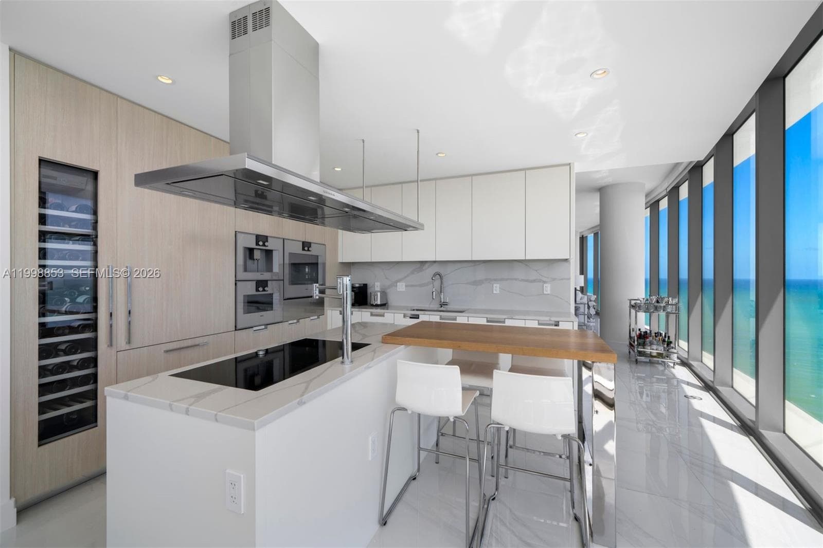 15701 Collins Ave 2005 photo 9