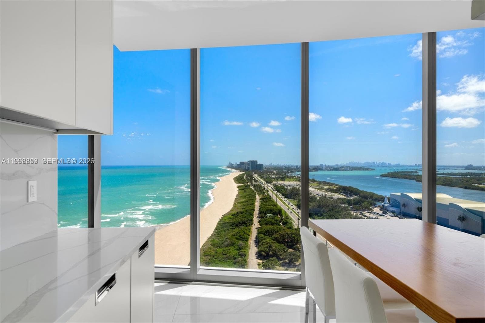 15701 Collins Ave 2005 photo 10