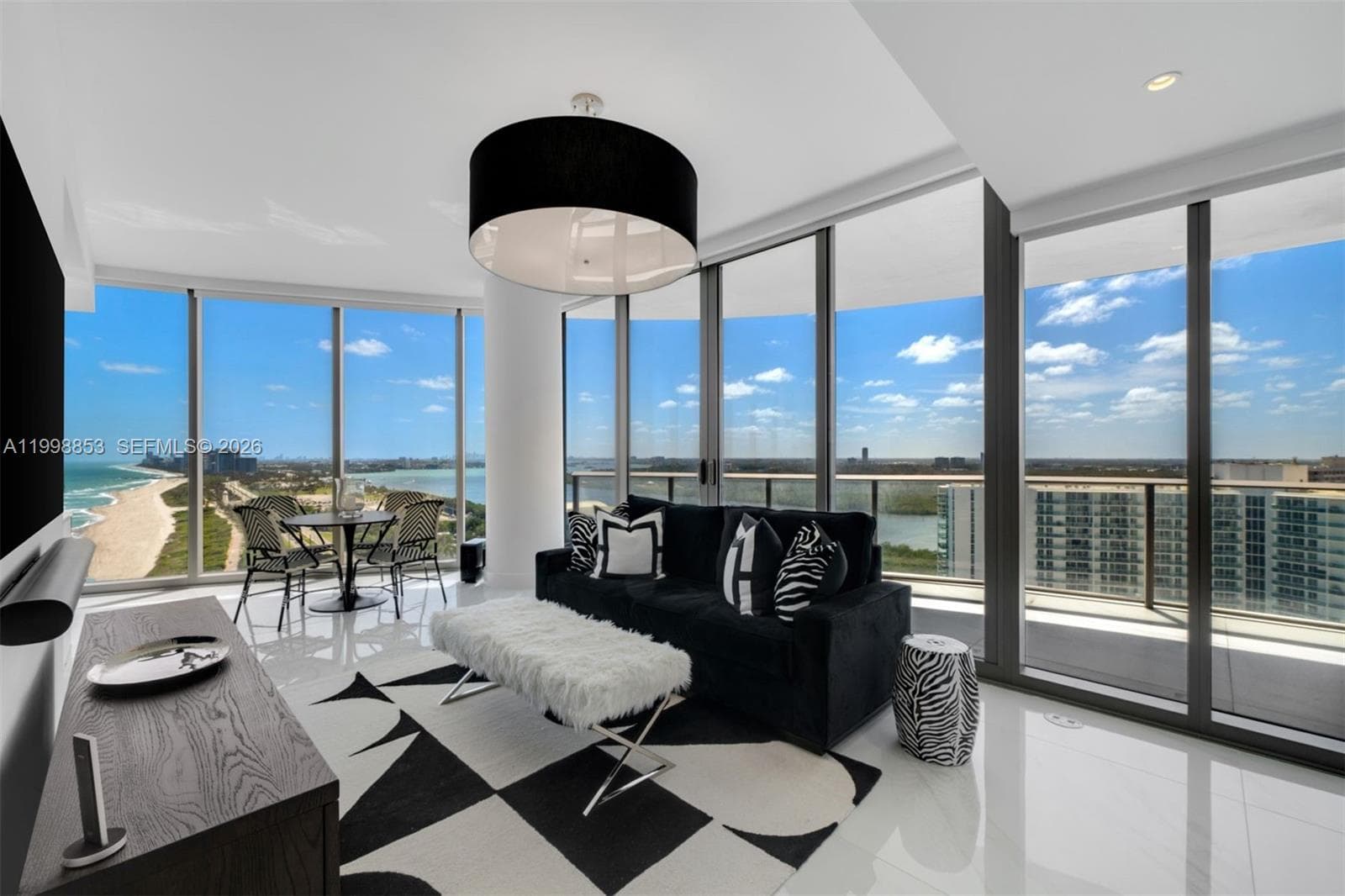 15701 Collins Ave 2005 photo 11